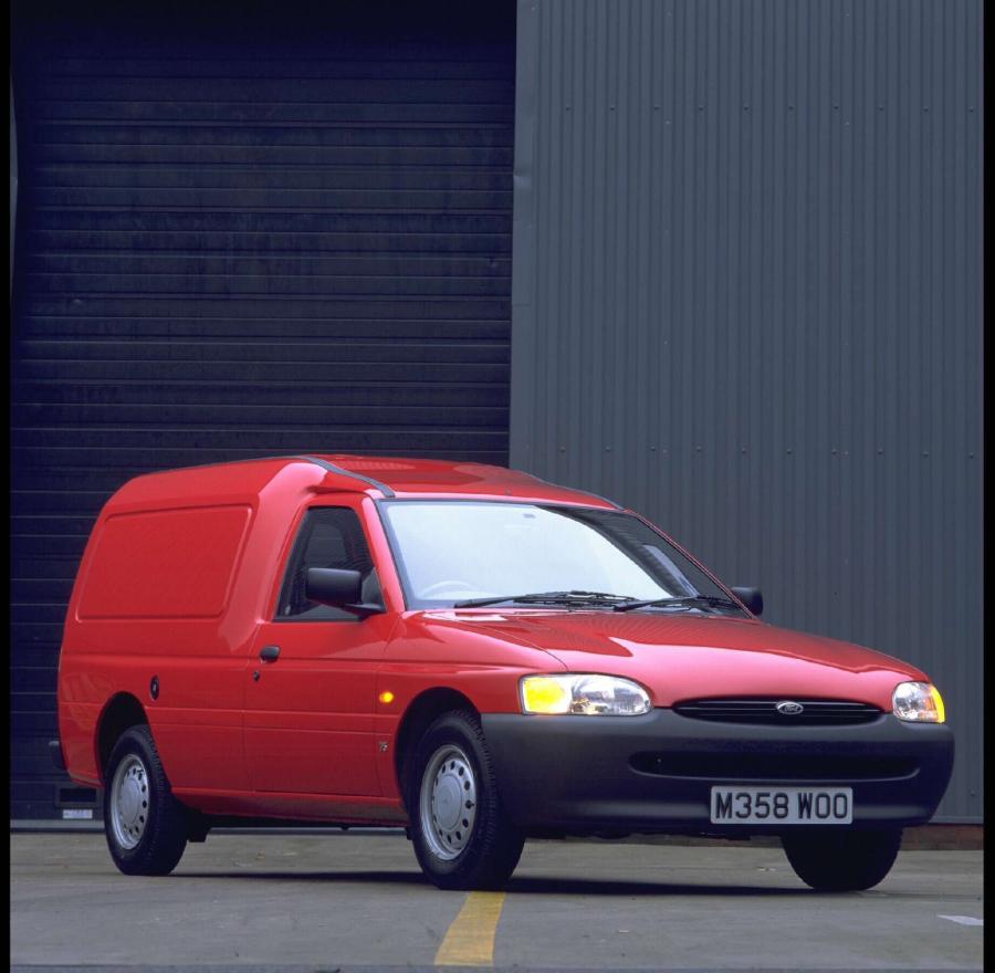  Ford Escort 1995 года  (фото 41 из 43)